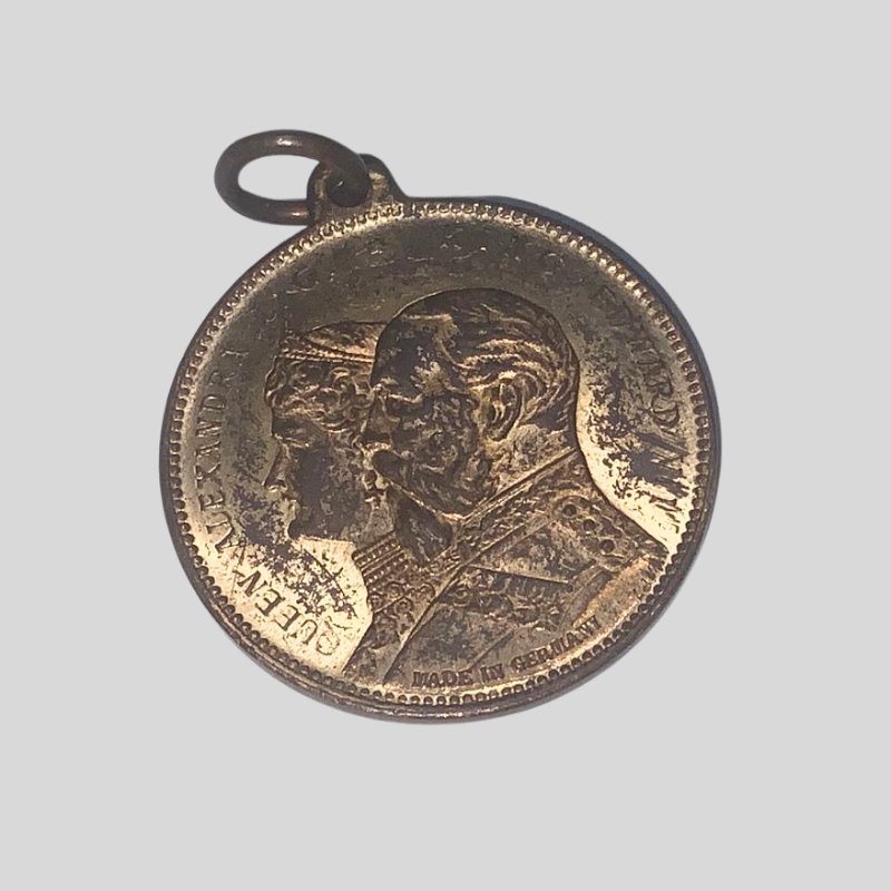 Commemorative Edward VII Medallion - 13 Fabulous Last Minute Christmas Gifts For Under £100